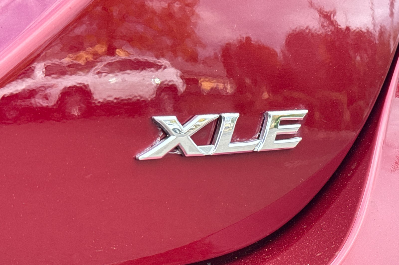 Certified Used 2018 Ruby Flare Pearl Toyota XLE image 26
