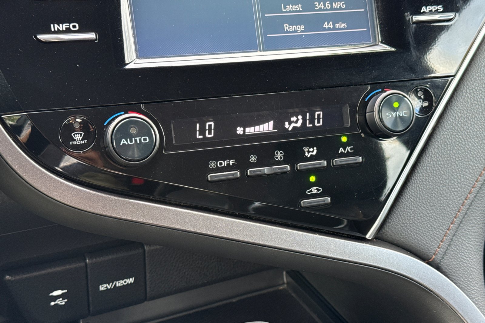 Certified Used 2018 Ruby Flare Pearl Toyota XLE image 19