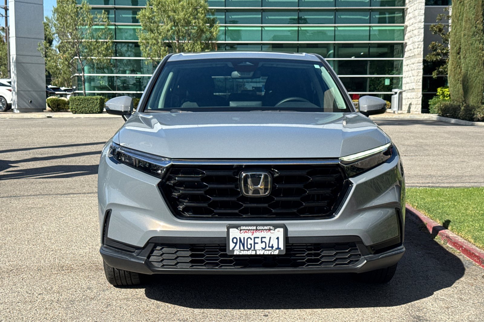 Certified Used 2025 Solar Silver Metallic Honda EX image 3