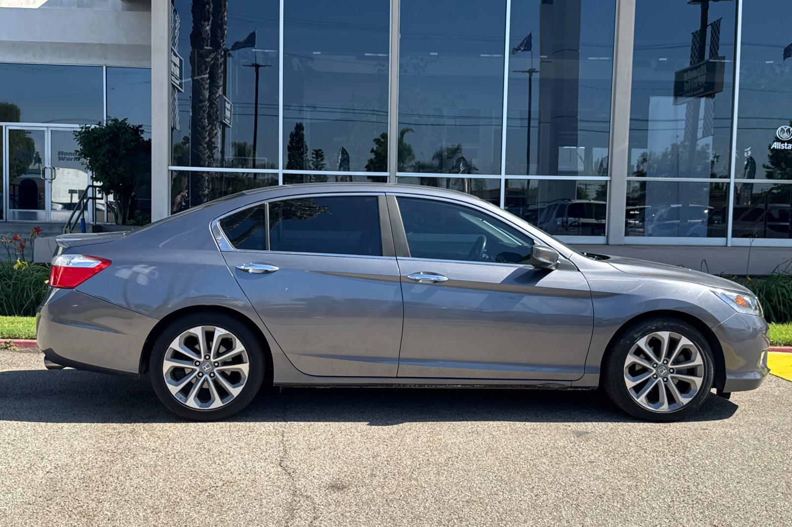 Used 2013 Modern Steel Metallic Honda Sport image 4