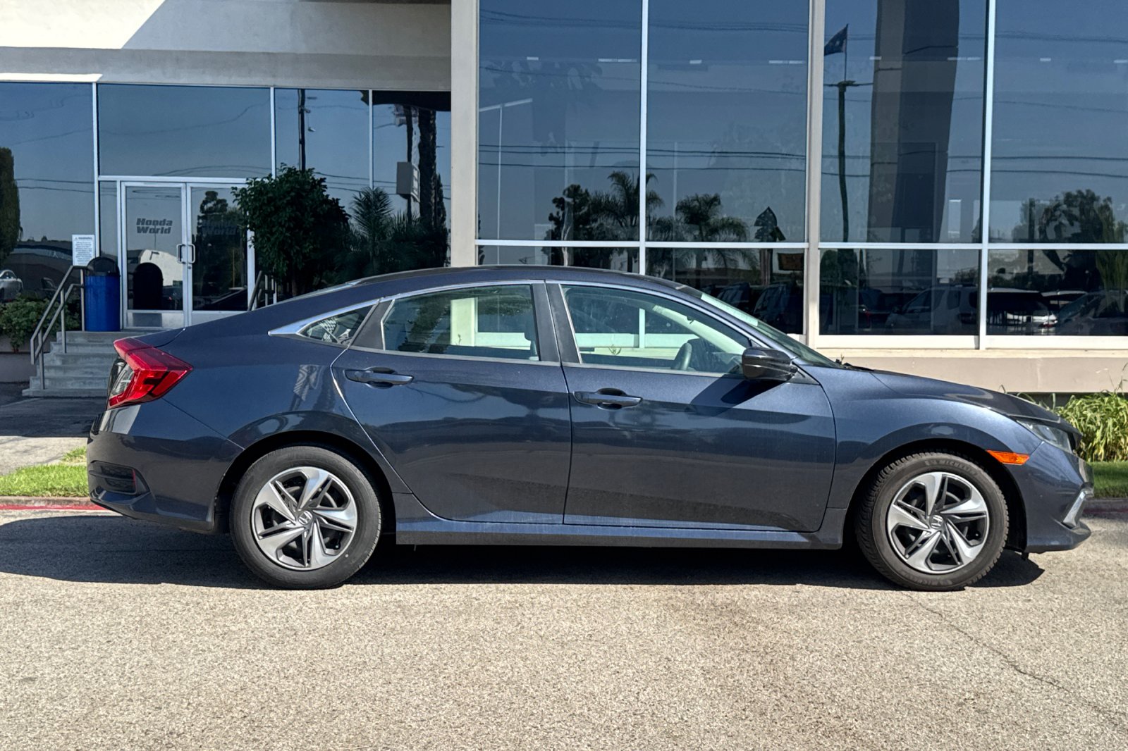 Certified Used 2019 Modern Steel Metallic Honda LX image 4