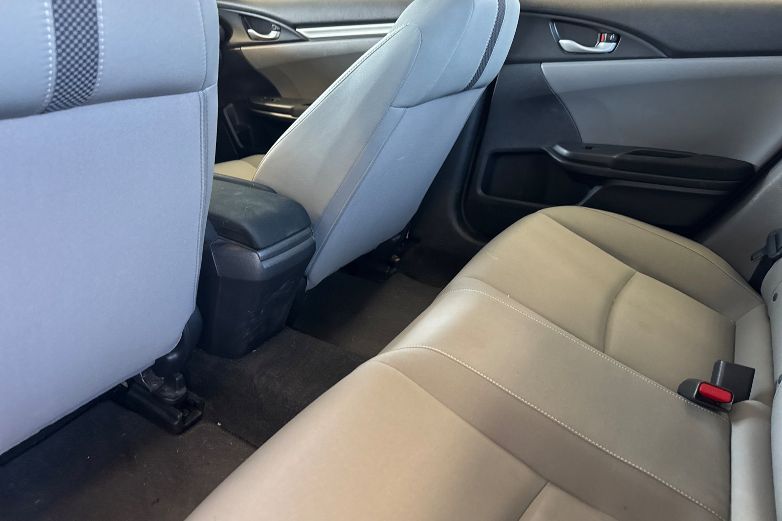 Certified Used 2019 Modern Steel Metallic Honda LX image 8