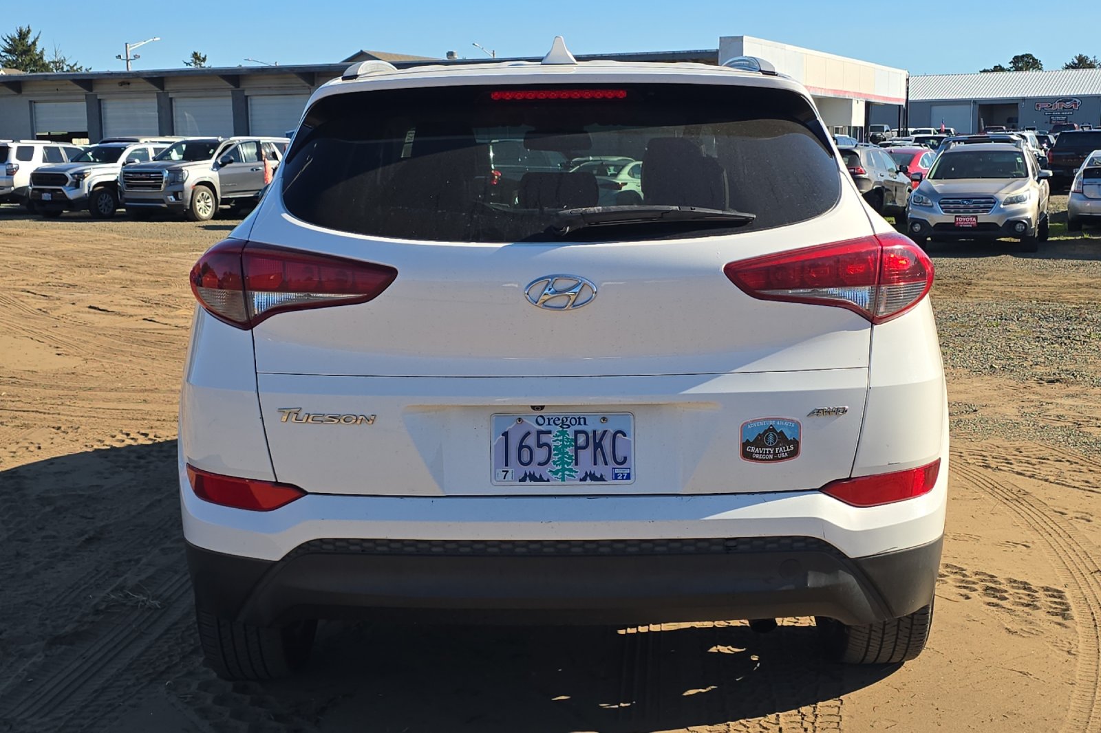 Used 2017 White Hyundai SE Plus image 6