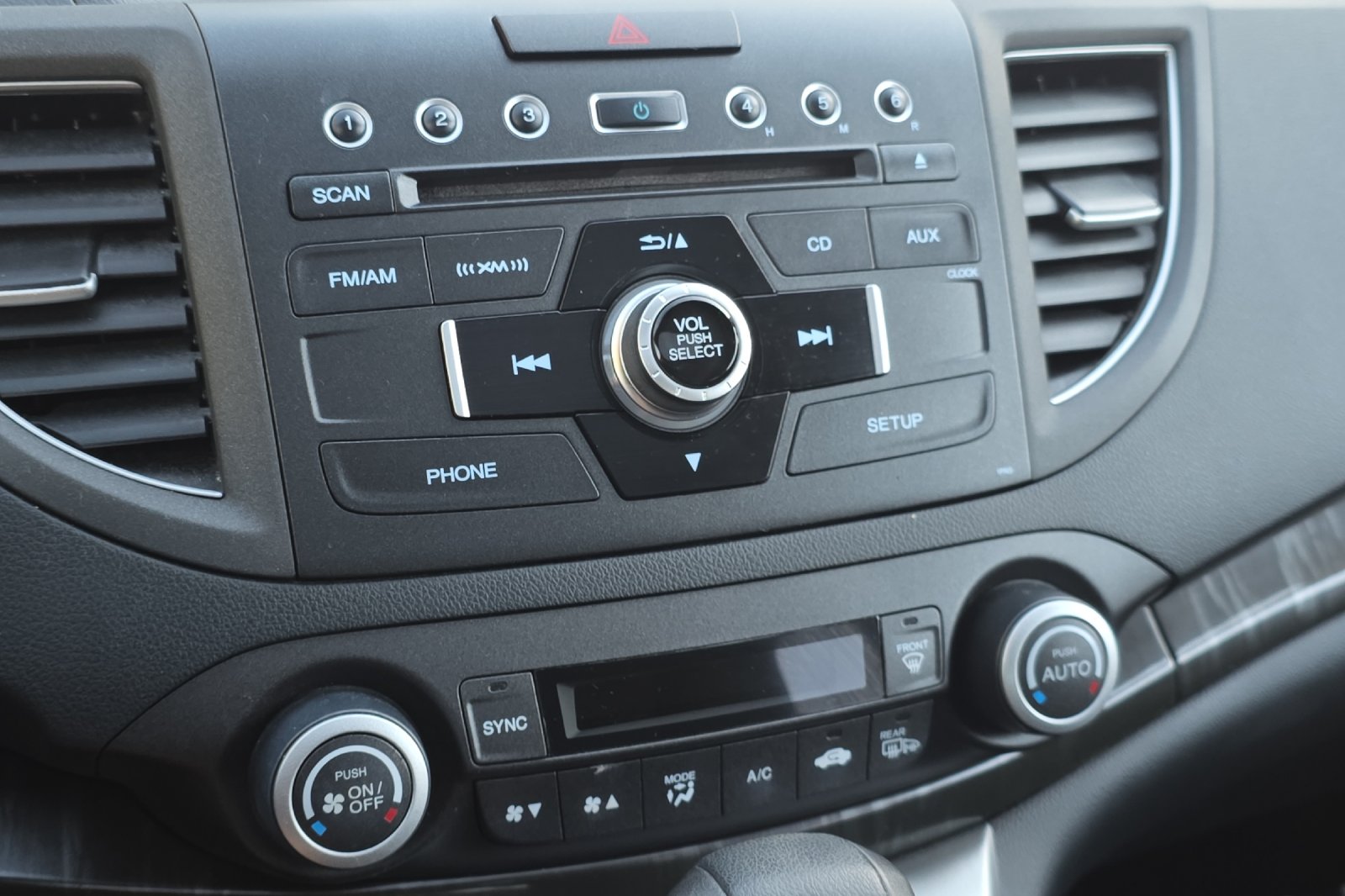 Used 2014 Urban Titanium Metallic Honda EX-L image 21