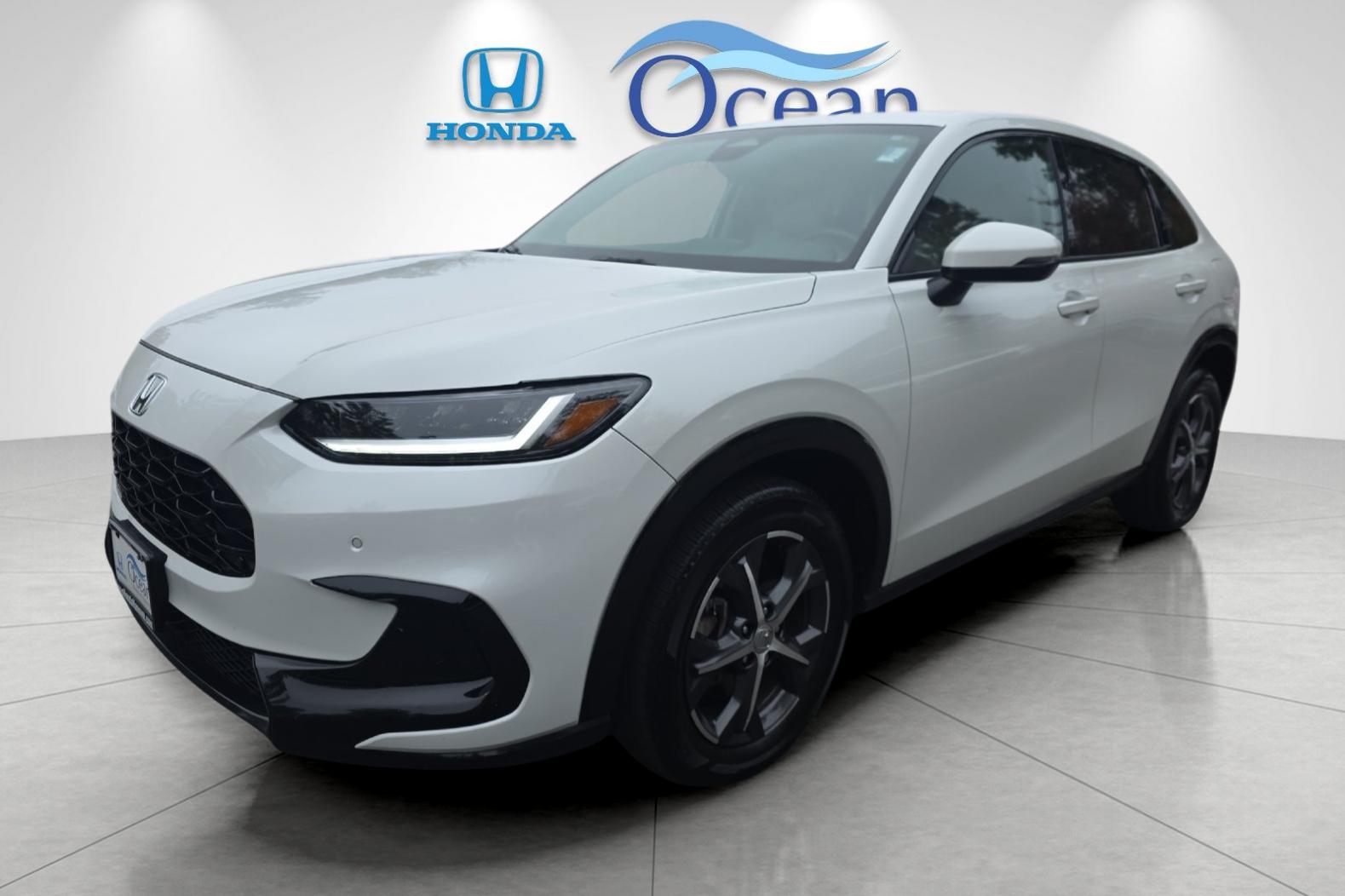 Used 2023 Platinum White Pearl Honda EX-L image 7