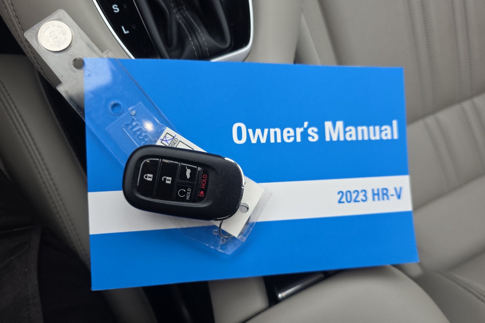 Used 2023 Platinum White Pearl Honda EX-L image 9