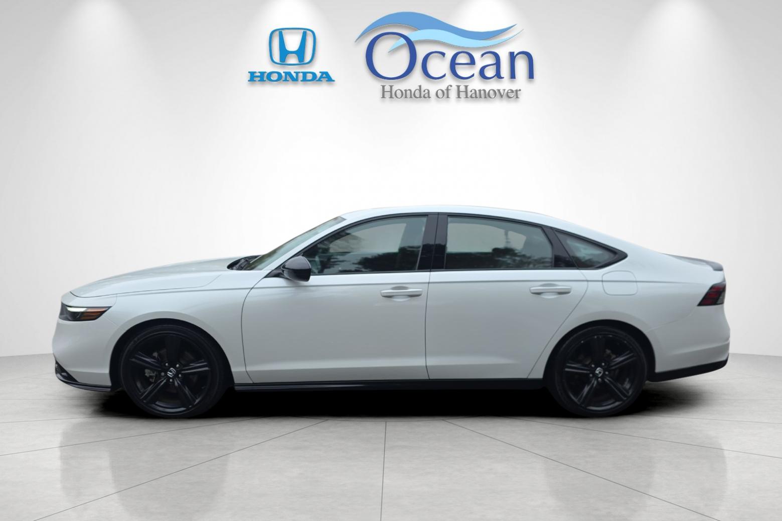 Used 2024 Platinum White Pearl Honda Sport-L image 6
