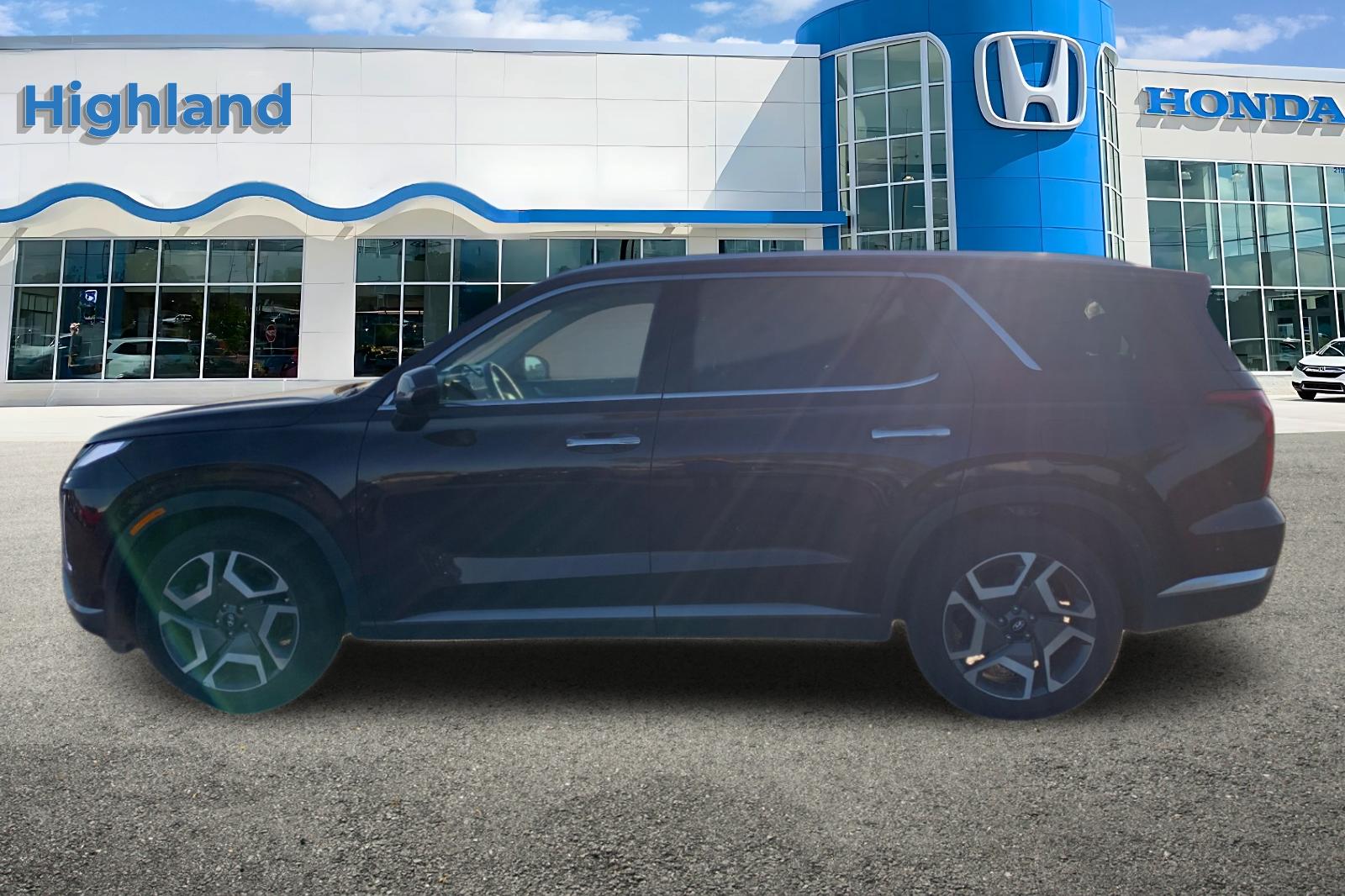Used 2024 Red Hyundai Limited image 2