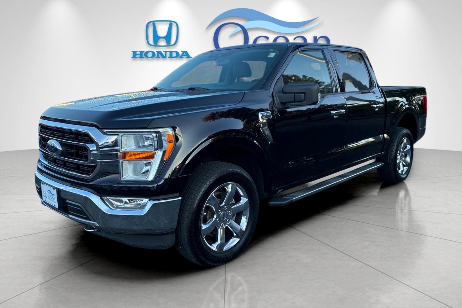 Used 2021 Agate Black Metallic Ford XLT image 7
