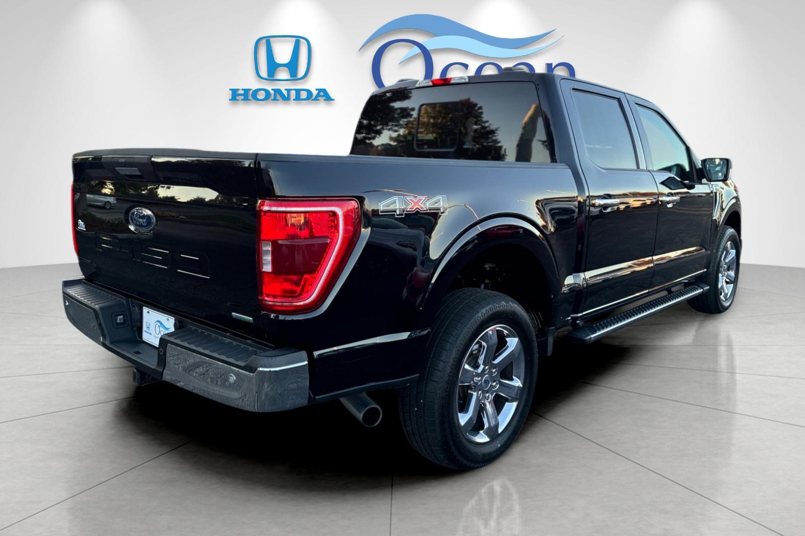 Used 2021 Agate Black Metallic Ford XLT image 3