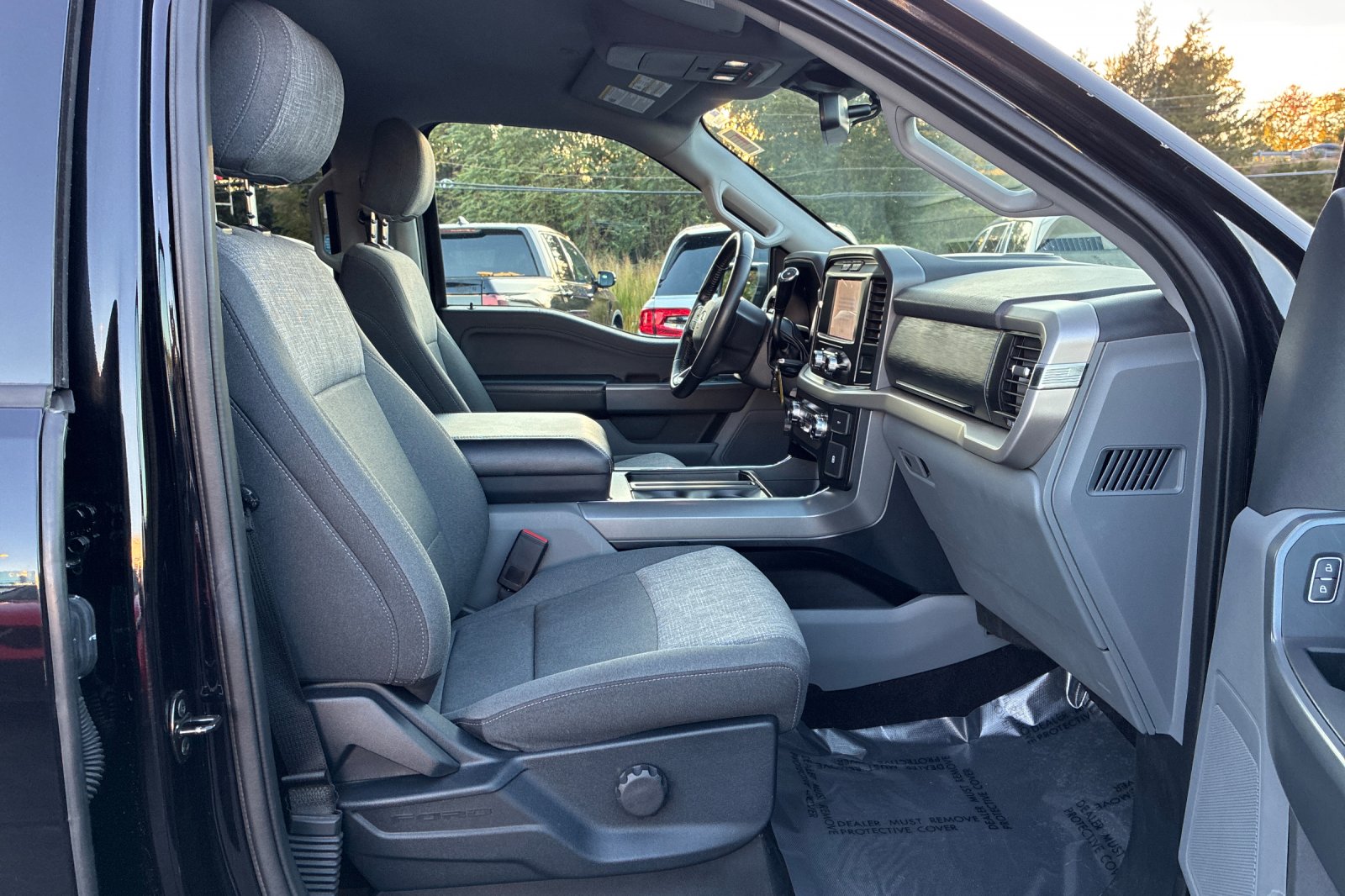 Used 2021 Agate Black Metallic Ford XLT image 21