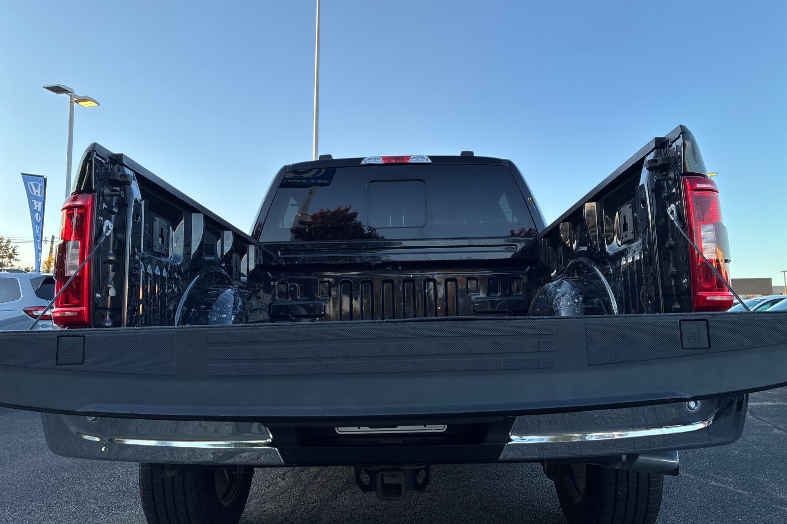 Used 2021 Agate Black Metallic Ford XLT image 20