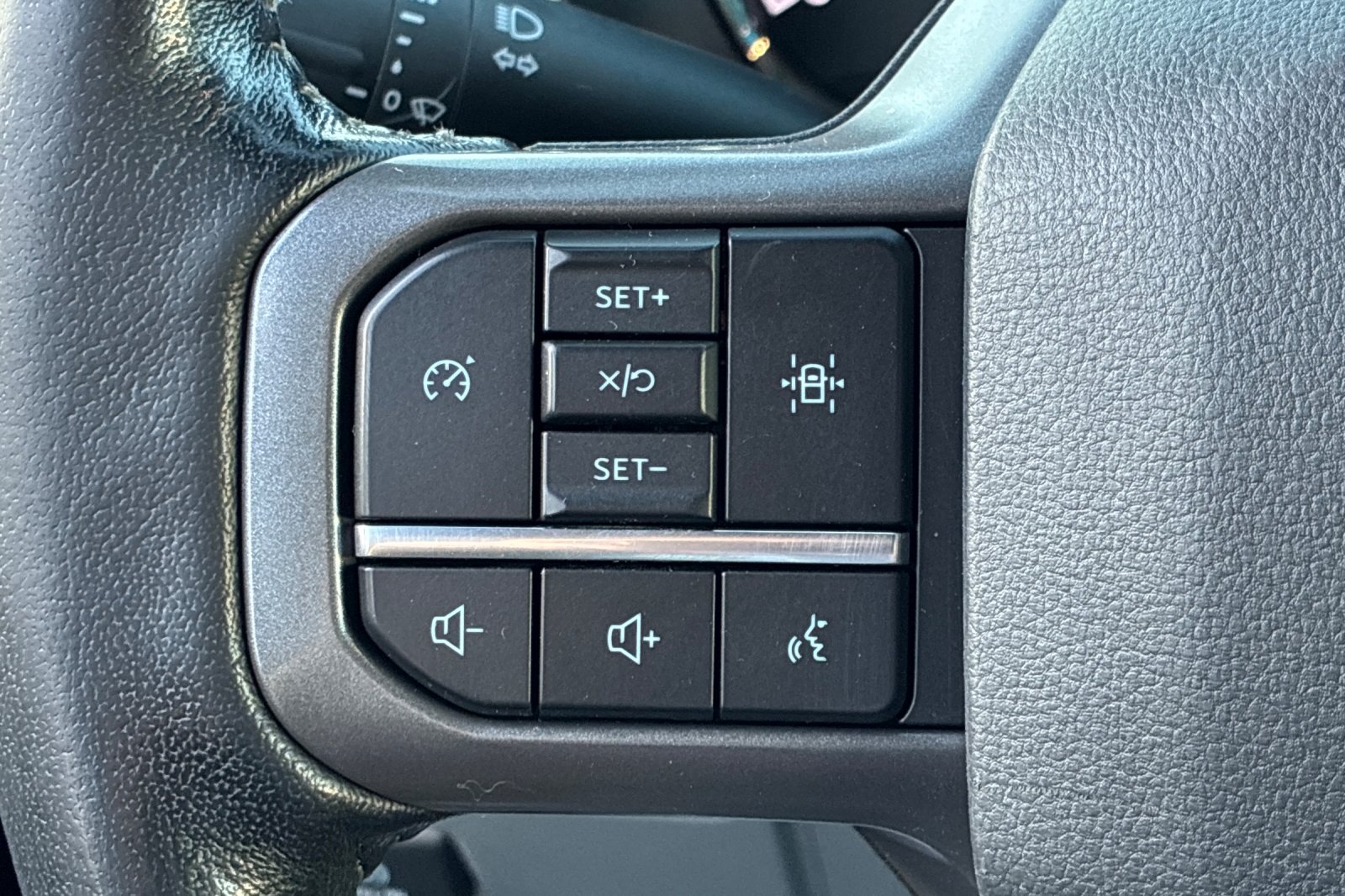 Used 2021 Agate Black Metallic Ford XLT image 31