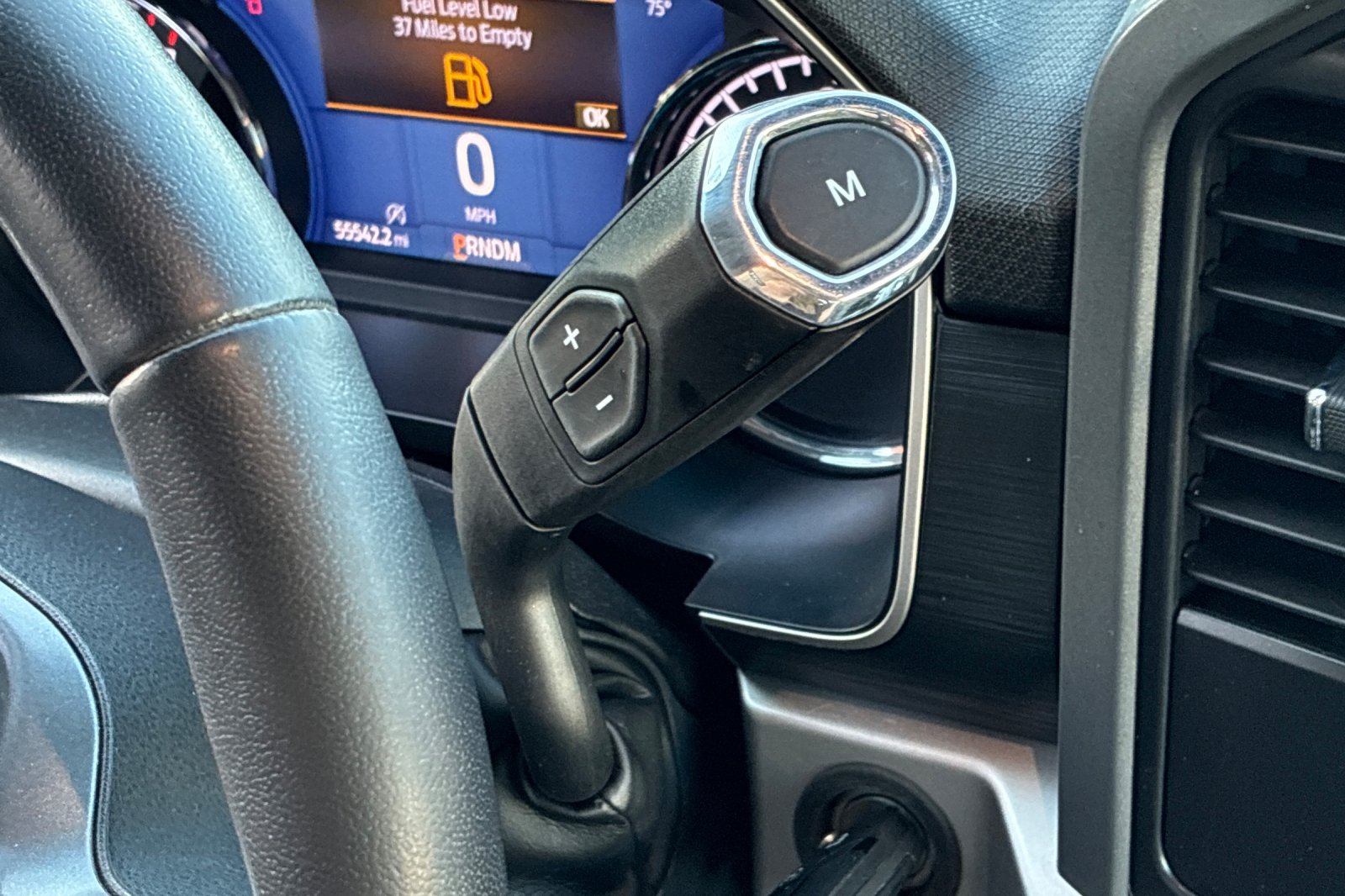 Used 2021 Agate Black Metallic Ford XLT image 28