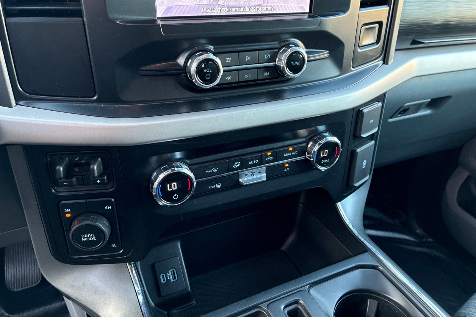 Used 2021 Agate Black Metallic Ford XLT image 27