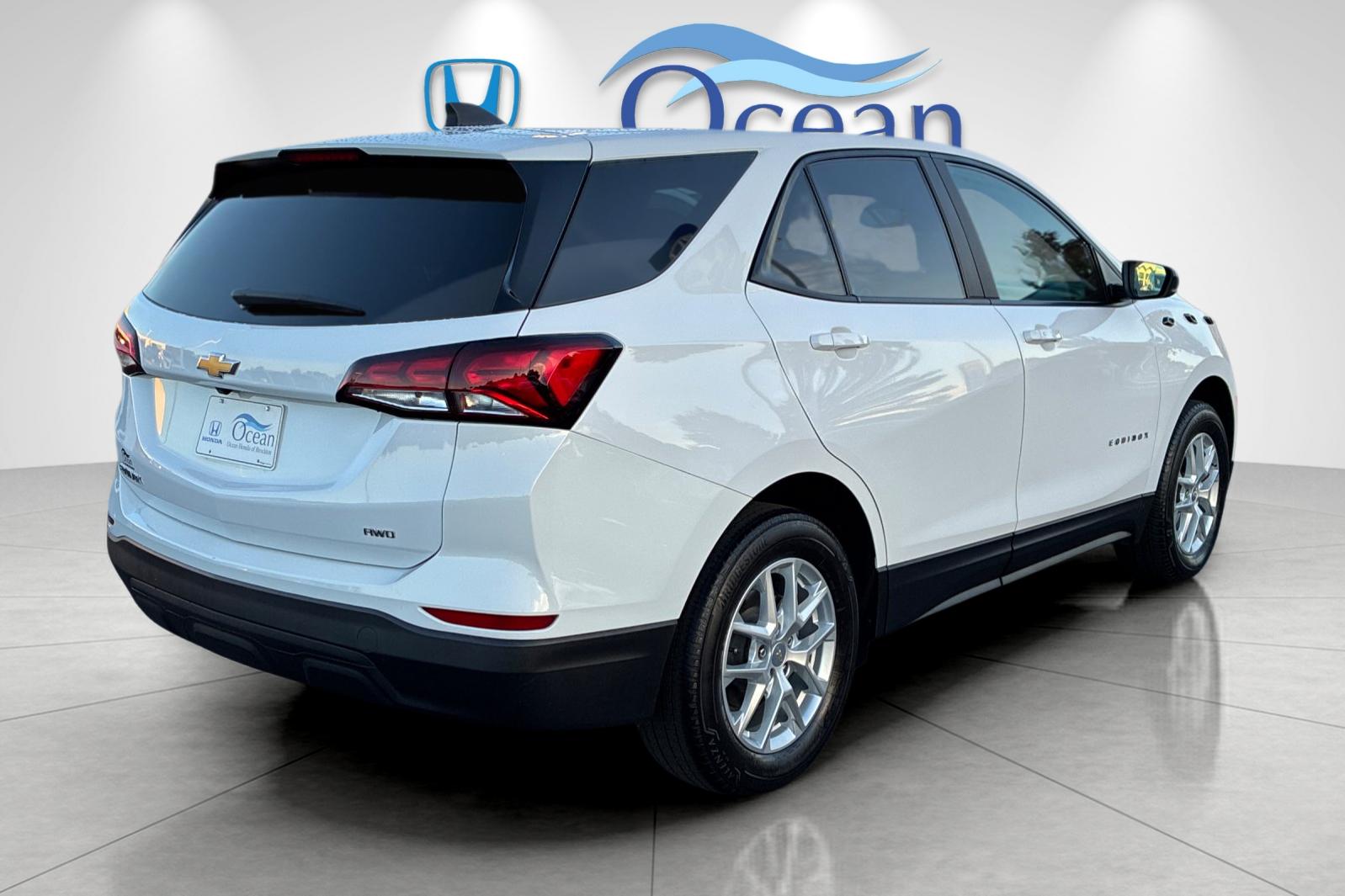 Used 2024 Summit White Chevrolet LS image 3