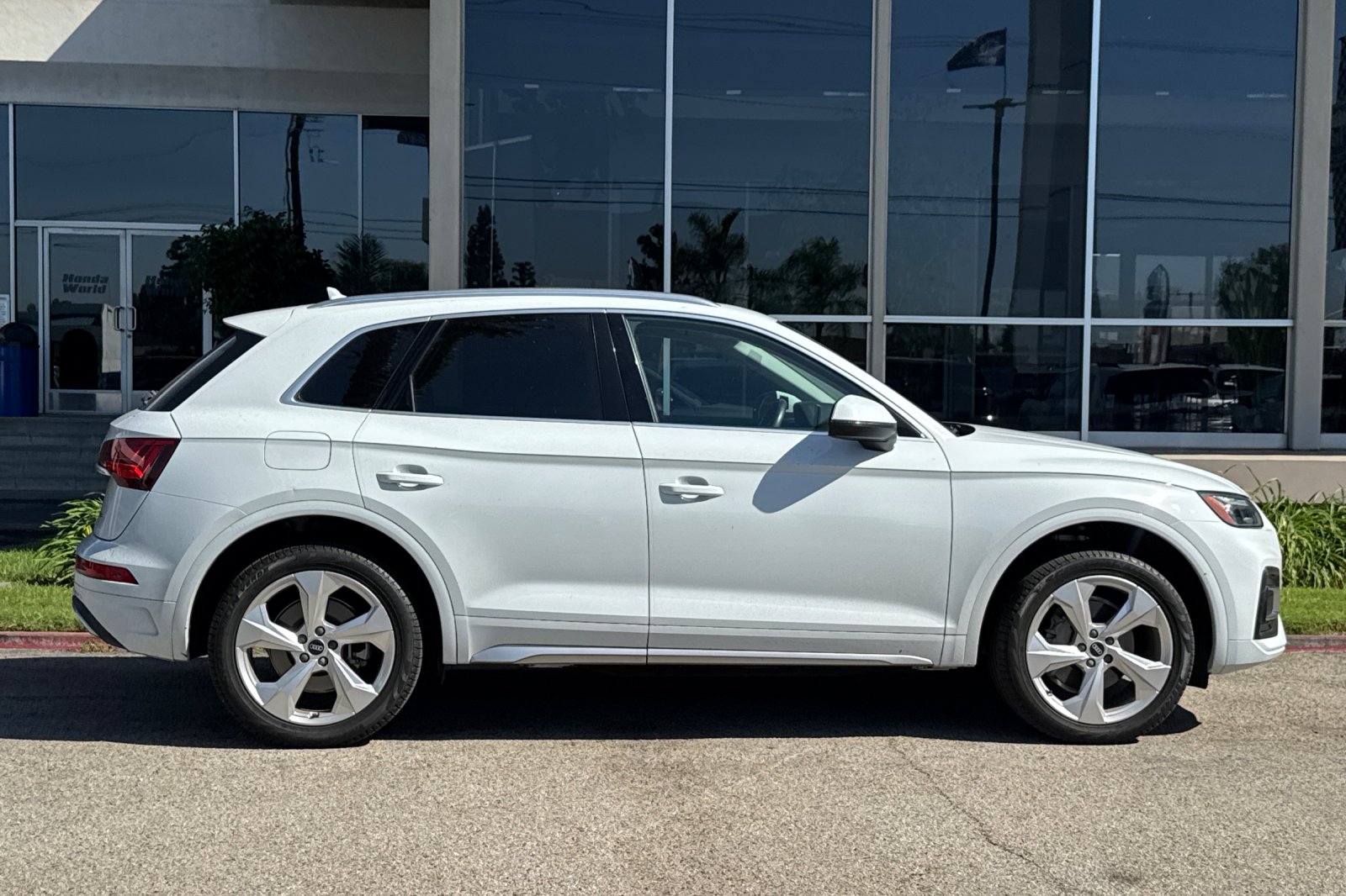 Used 2021 Glacier White Audi 45 Premium Plus image 4