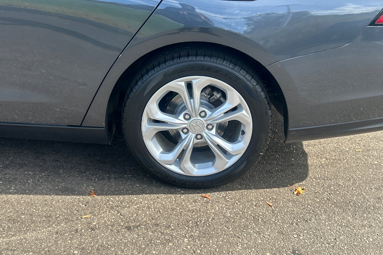 Used 2024 Meteorite Gray Metallic Honda LX image 19