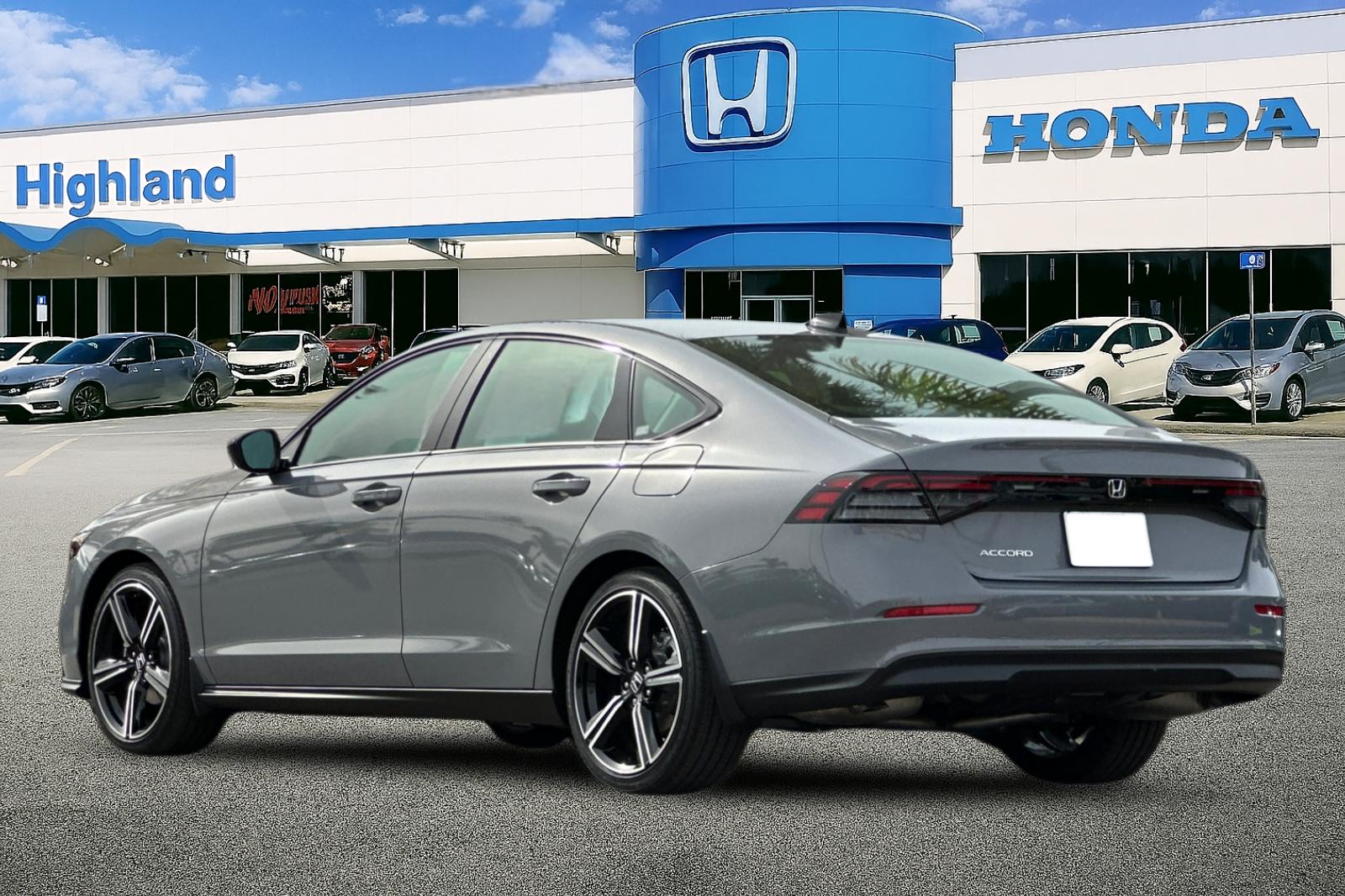 New 2026 Urban Gray Pearl Honda SE image 3