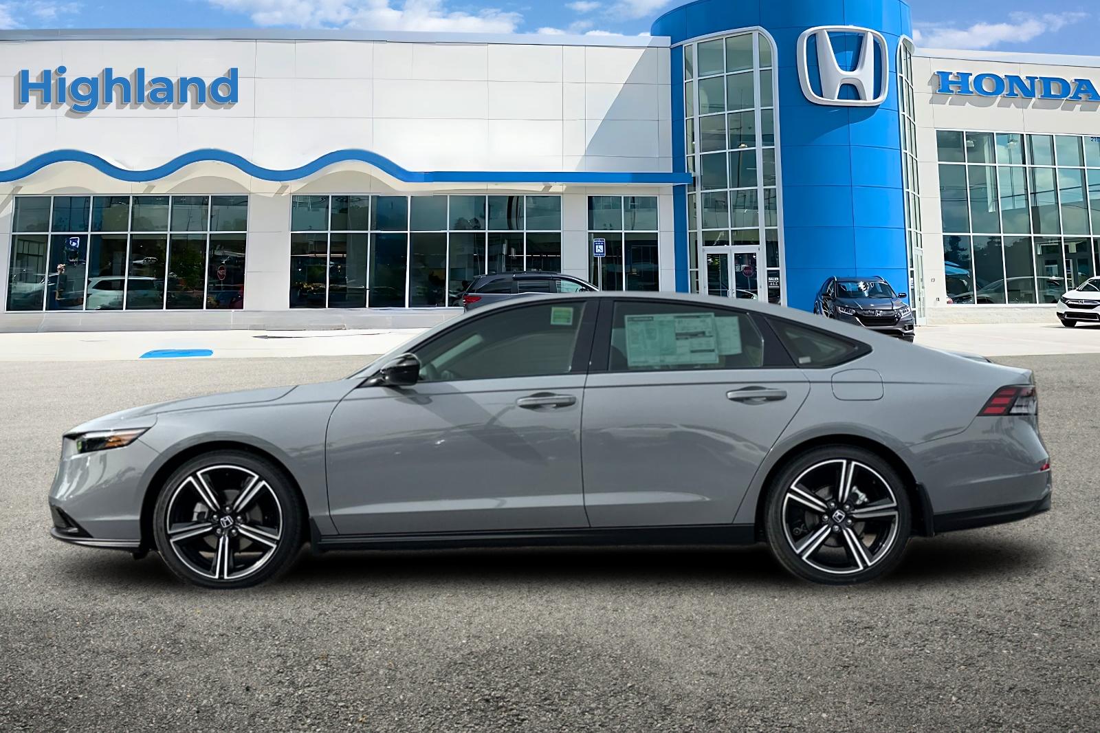 New 2026 Urban Gray Pearl Honda SE image 2