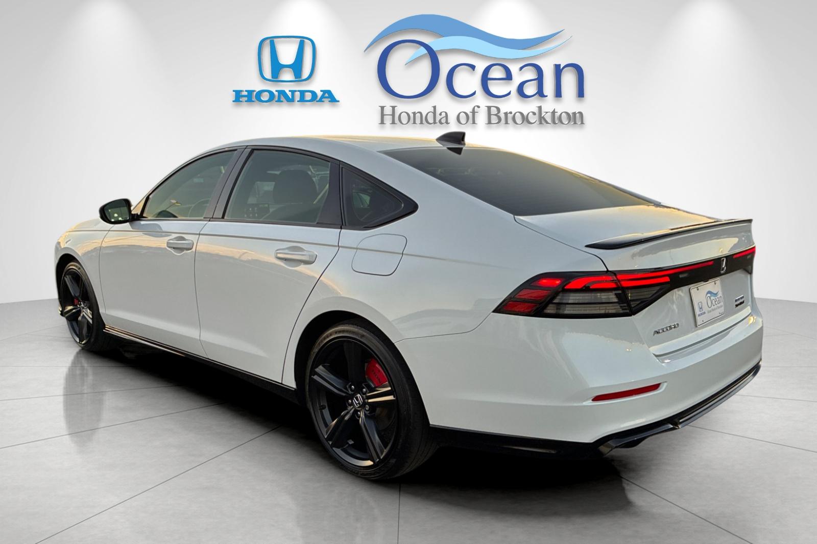 Used 2024 Platinum White Pearl Honda Sport-L image 5