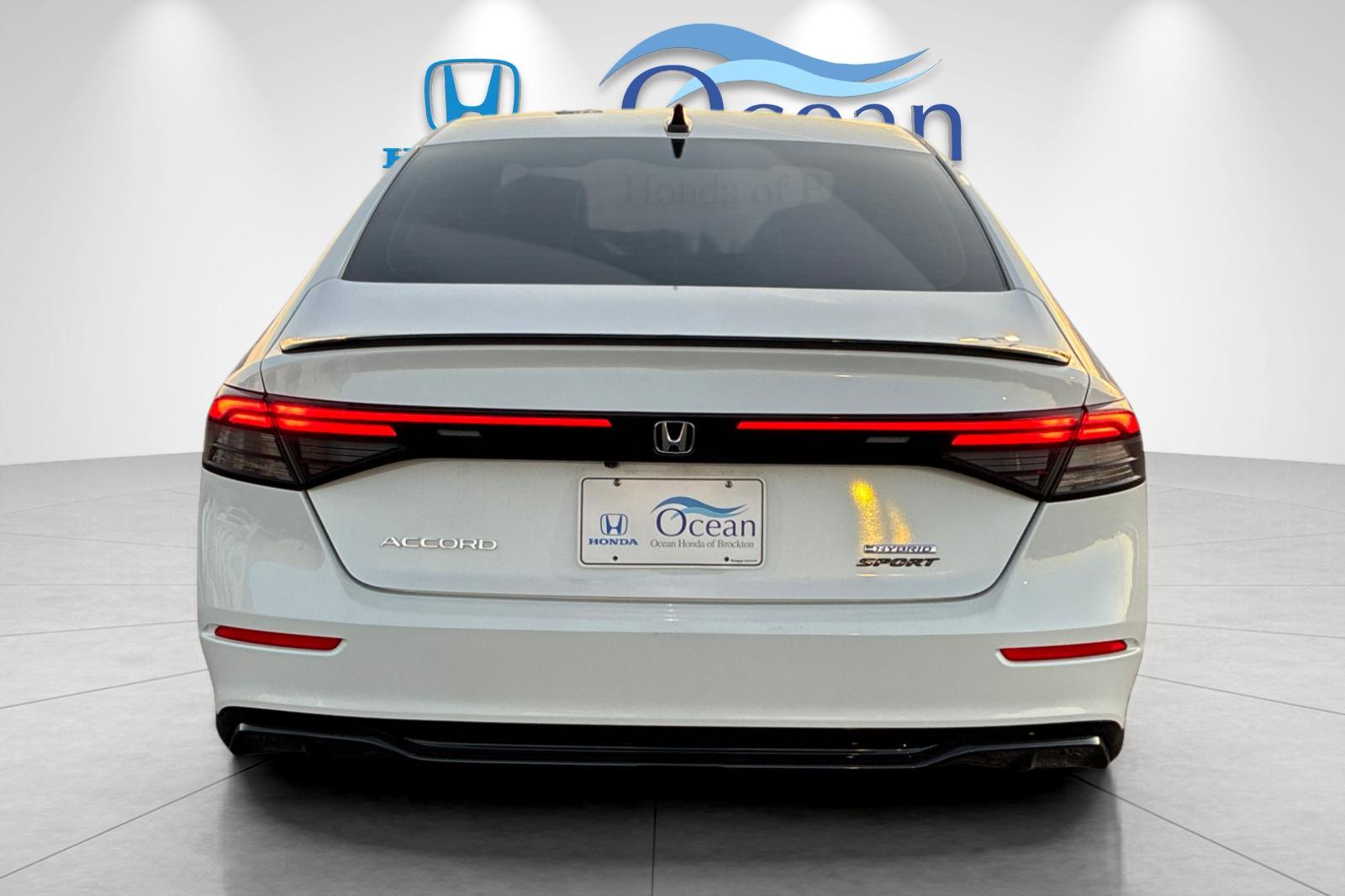 Used 2024 Platinum White Pearl Honda Sport-L image 4