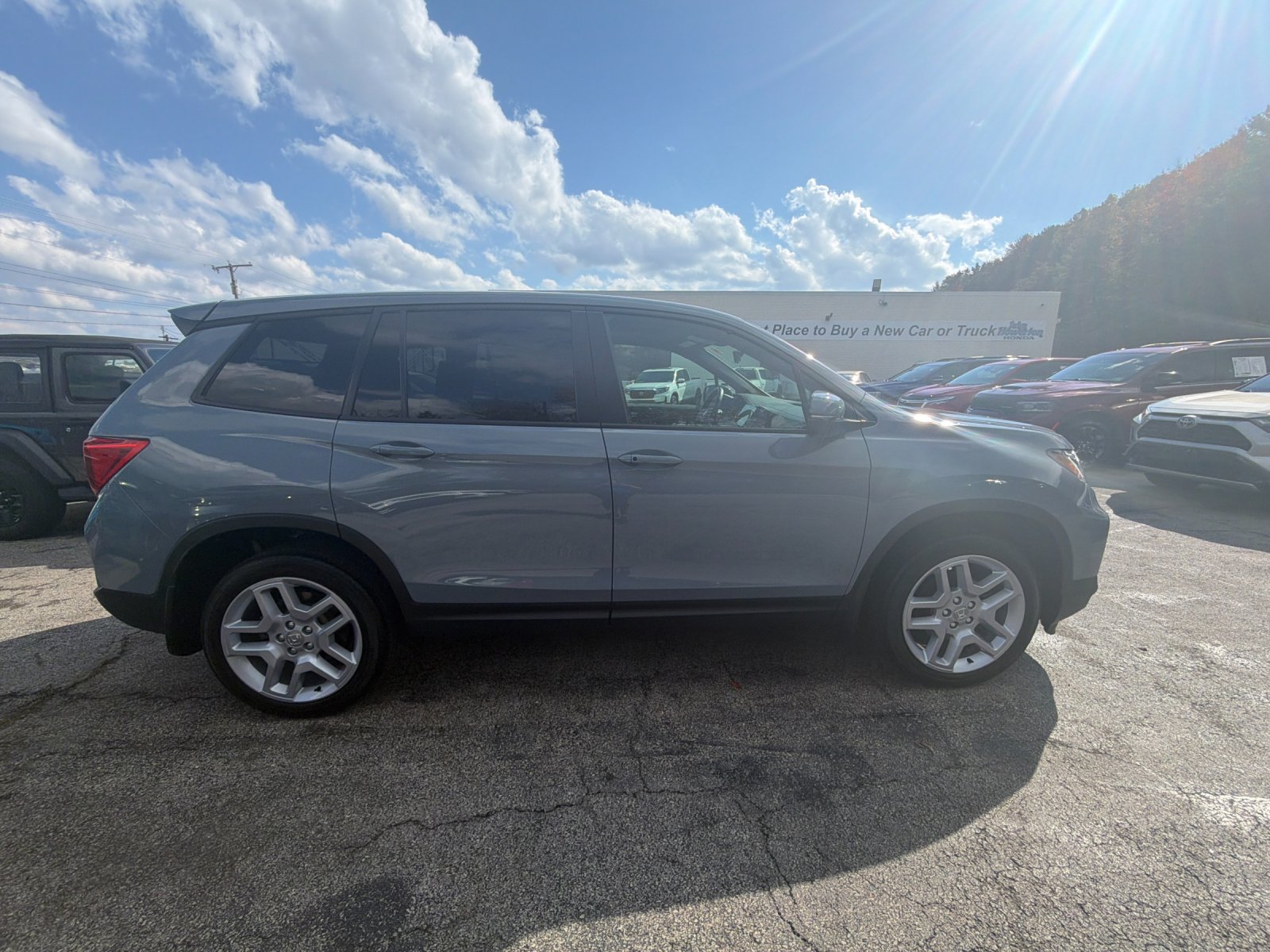 Used 2025 Sonic Gray Pearl Honda EX-L image 6