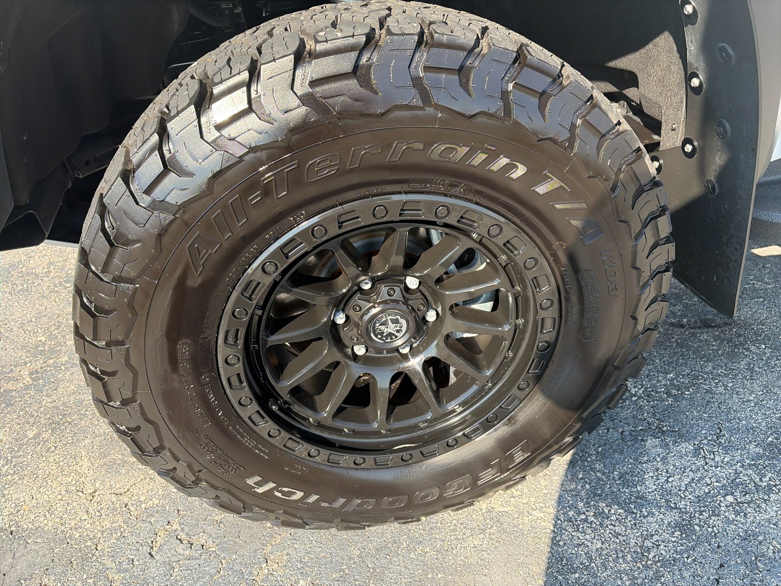 Used 2025 Oxford White Ford Raptor image 9