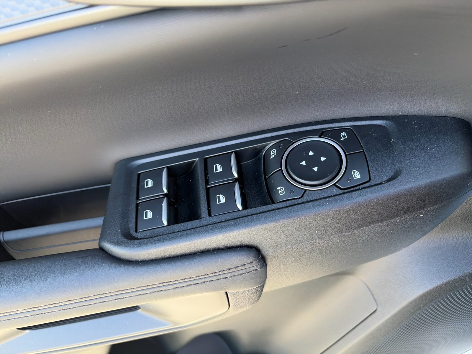 Used 2025 Oxford White Ford Raptor image 13
