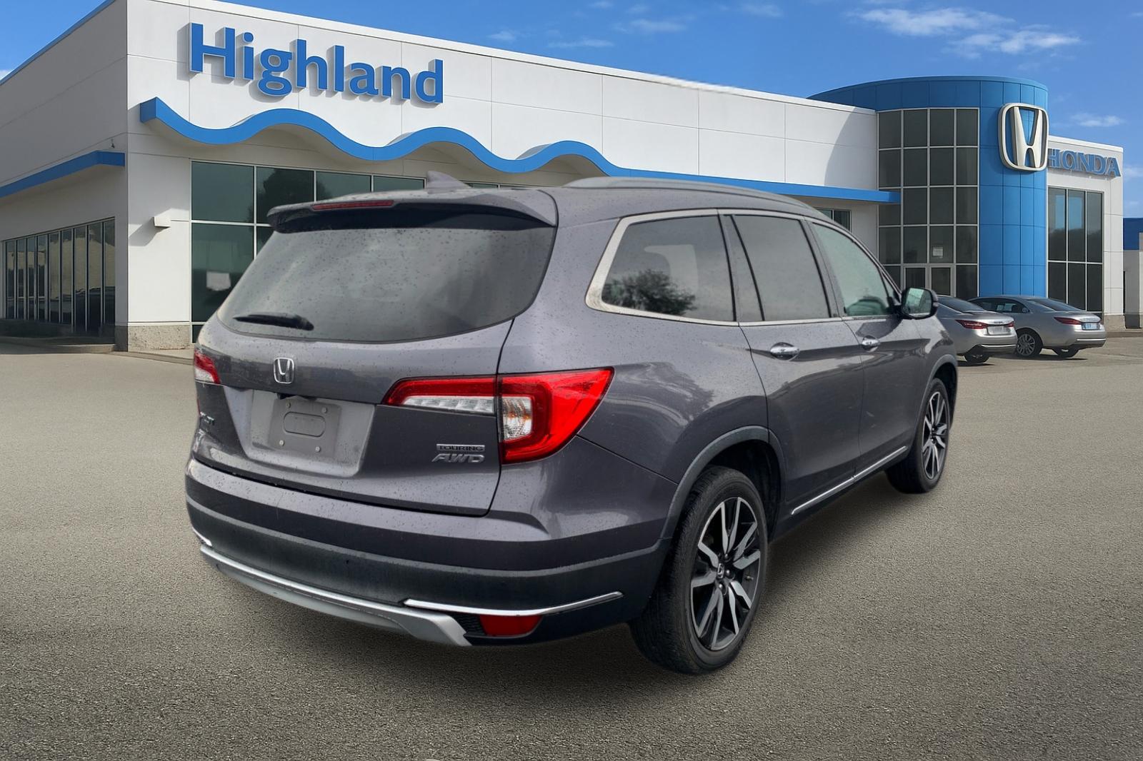 Certified Used 2020 Gray Honda Touring image 5