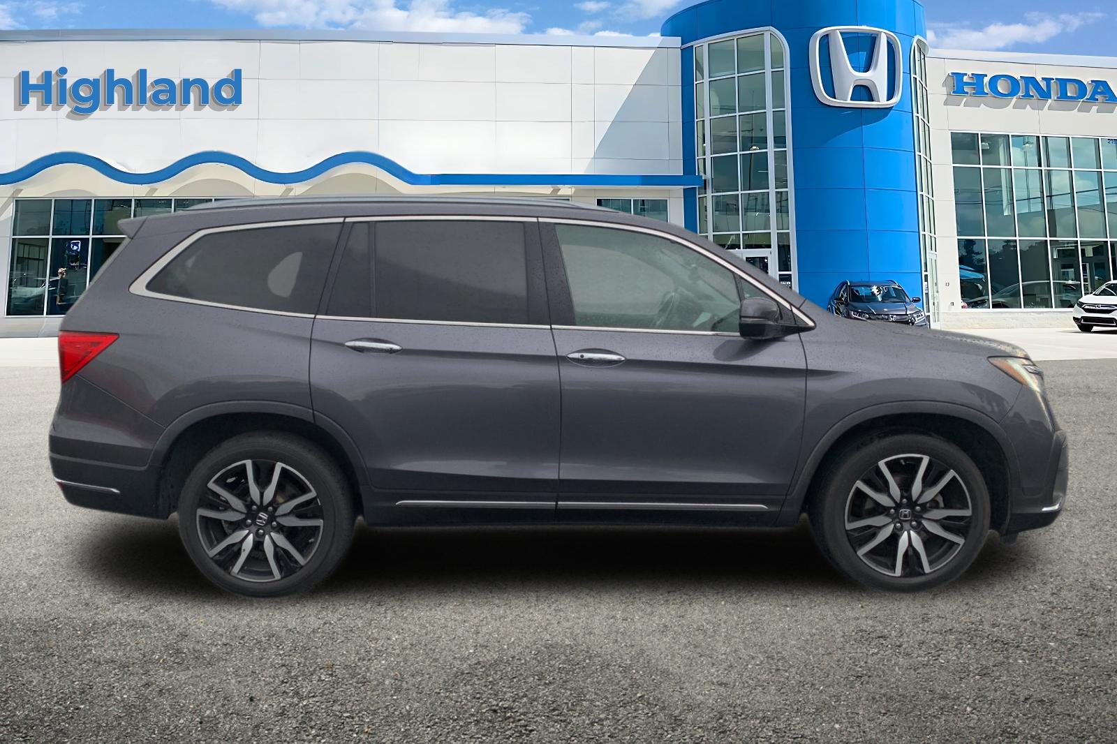 Certified Used 2020 Gray Honda Touring image 6