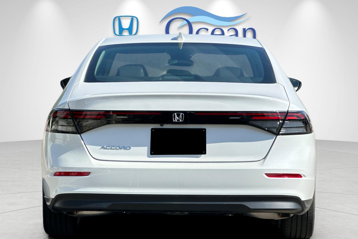 New 2026 Platinum White Pearl Honda LX image 4