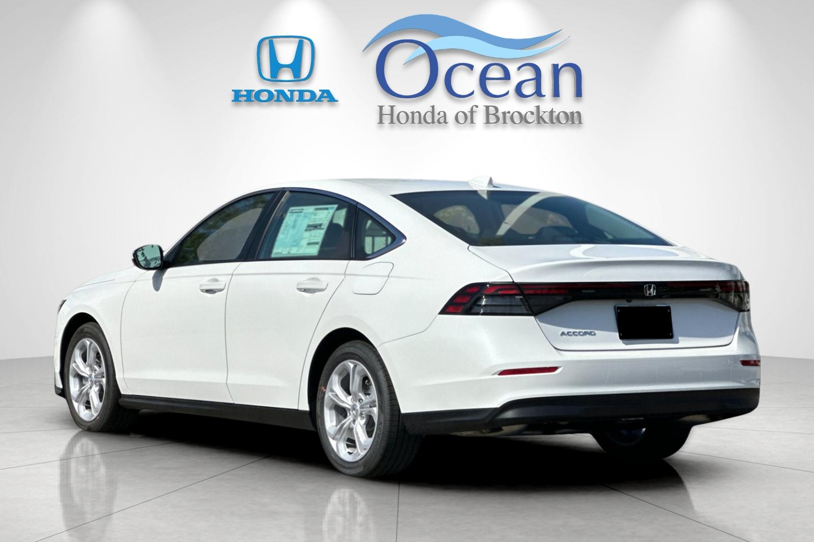 New 2026 Platinum White Pearl Honda LX image 3