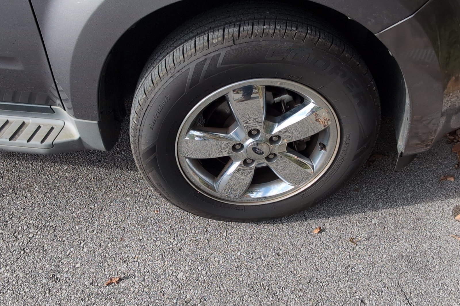 Used 2012 Gray Ford Limited image 2