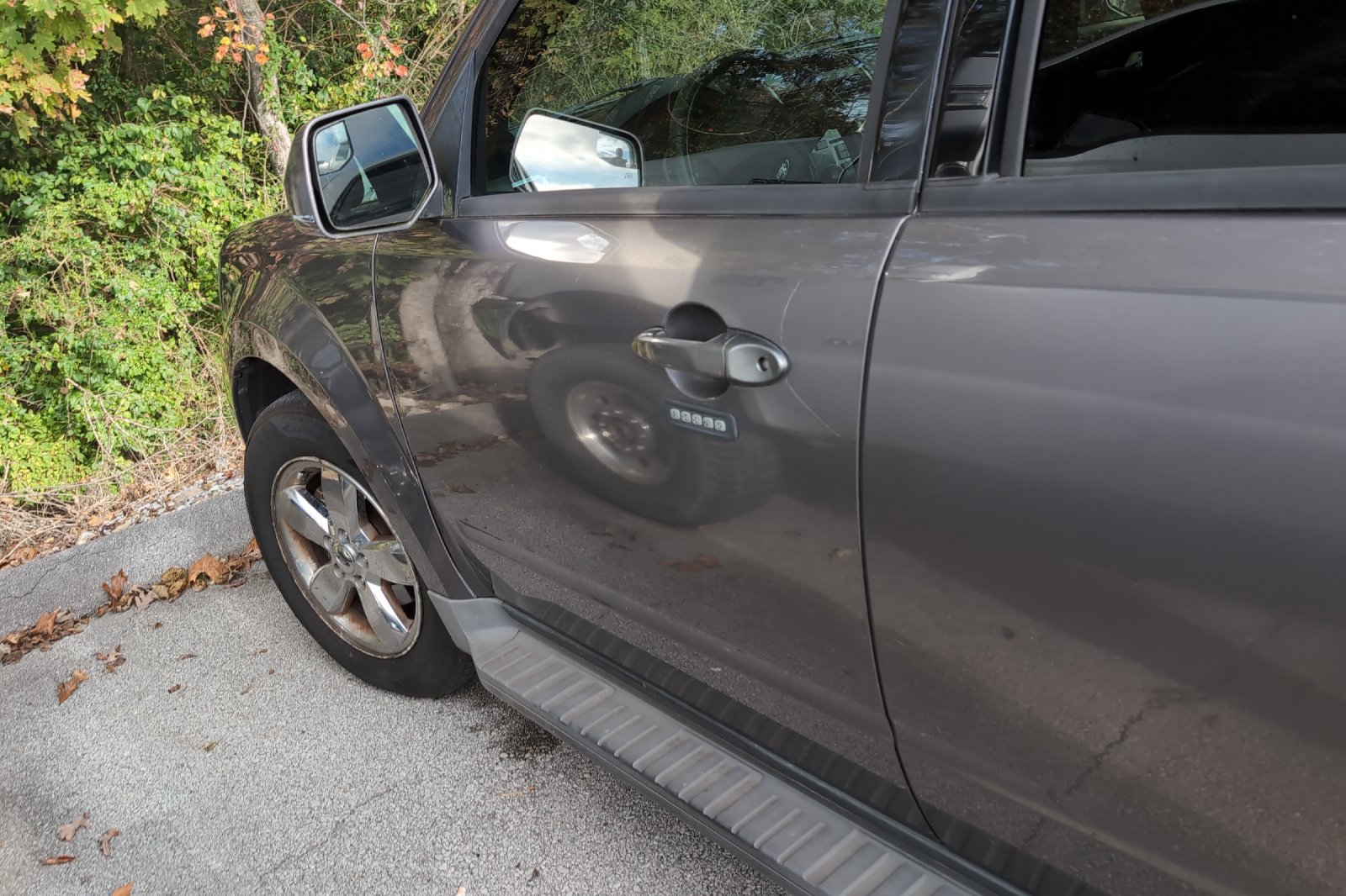 Used 2012 Gray Ford Limited image 8