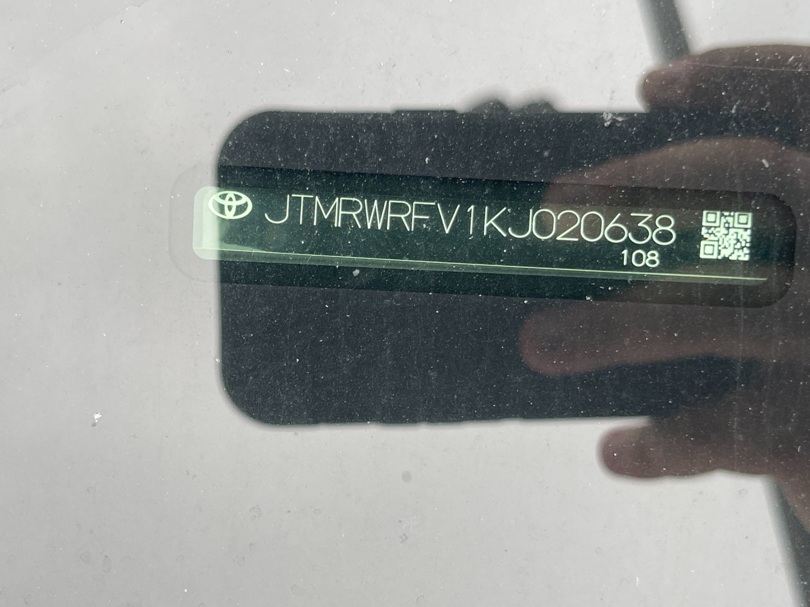 Used 2019 White Toyota XLE image 8