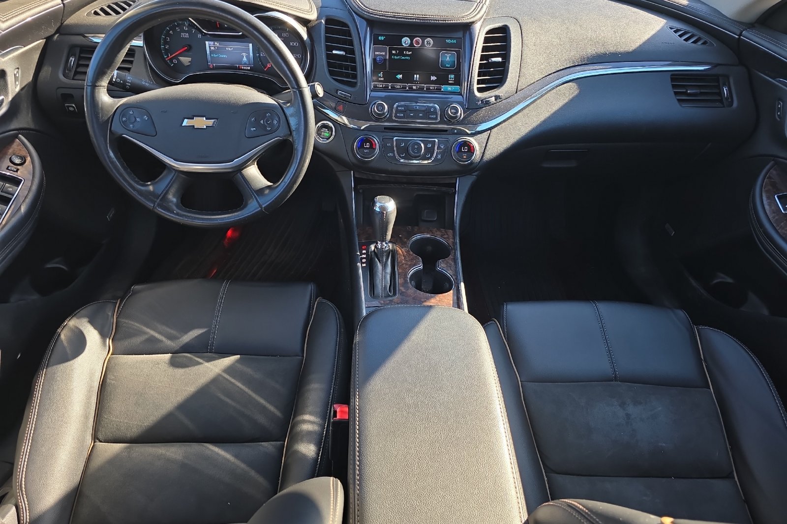 Used 2014 Red Chevrolet LT image 9