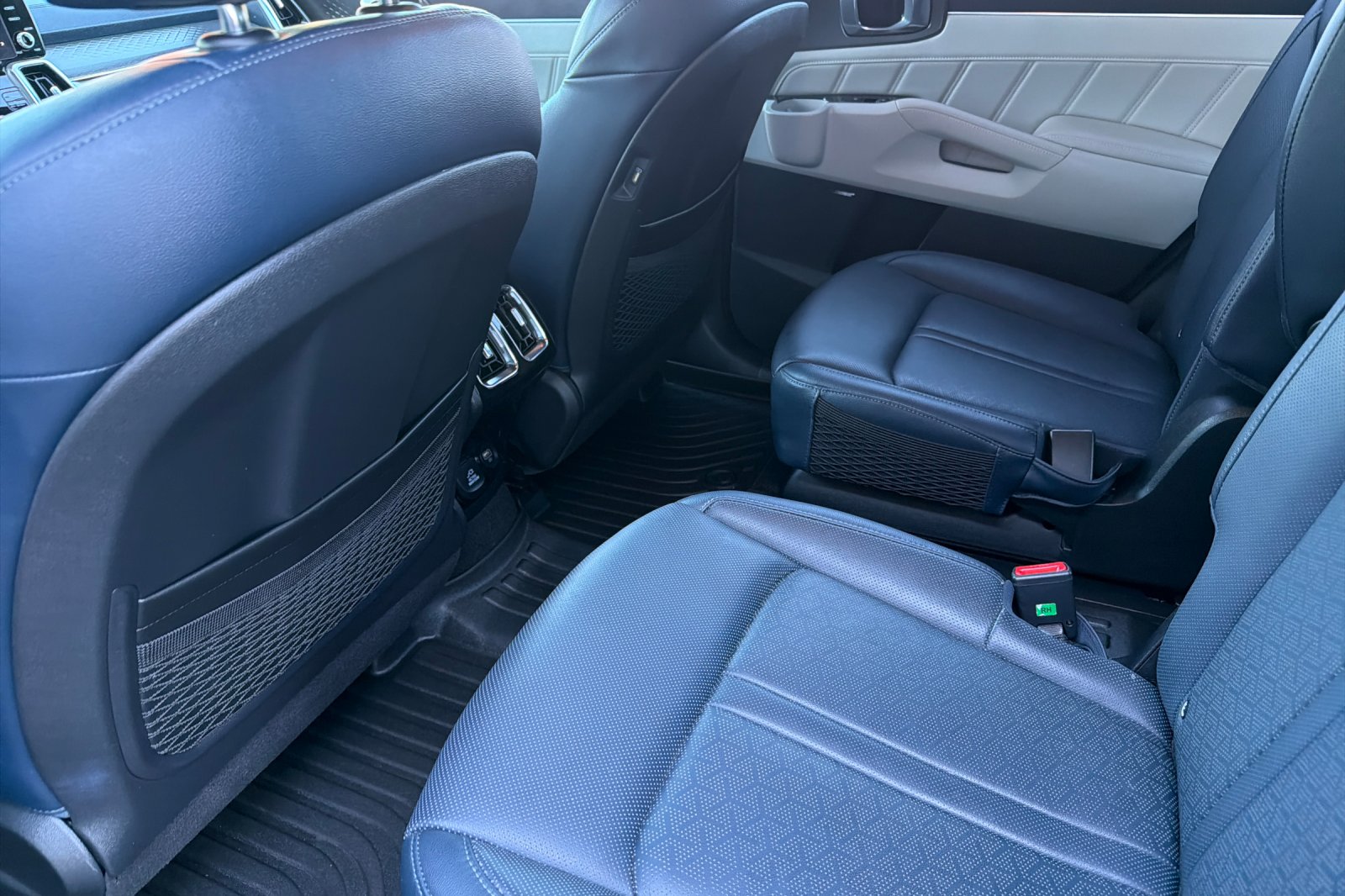Used 2023 Black Kia SX Prestige image 9