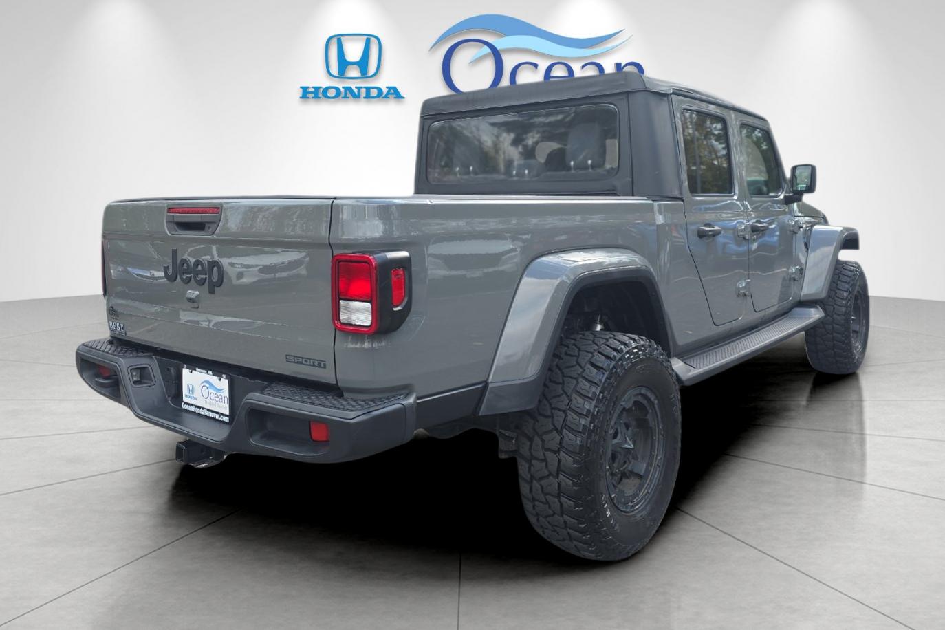Used 2021 Sting-Gray Clearcoat Jeep Sport image 3