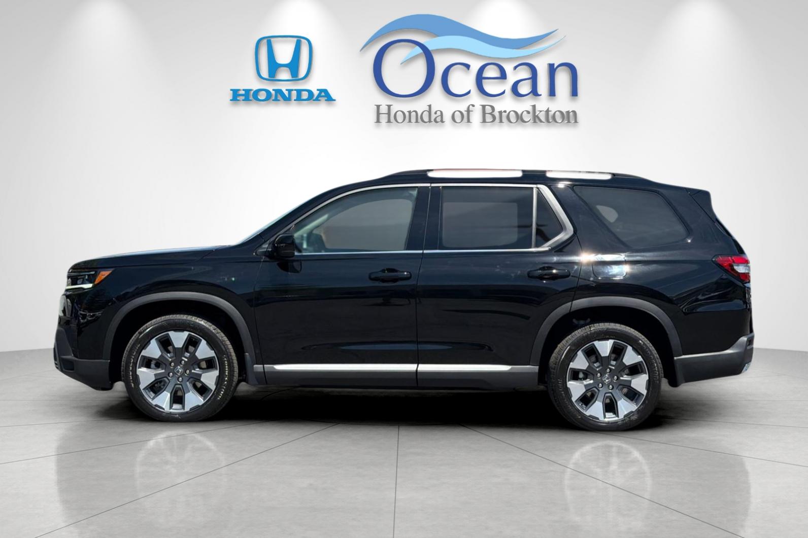 New 2026 Crystal Black Pearl Honda Touring image 2