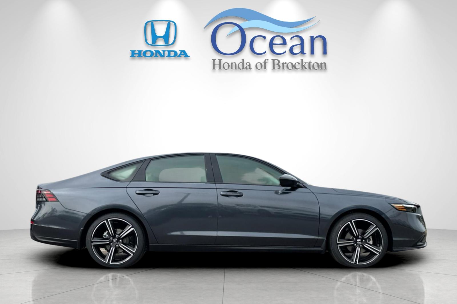 New 2026 Meteorite Gray Metallic Honda SE image 6