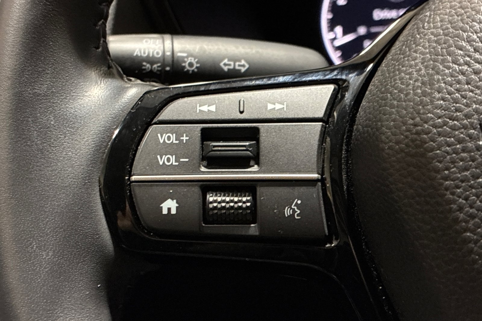 Used 2025 Meteorite Gray Metallic Honda EX-L image 32