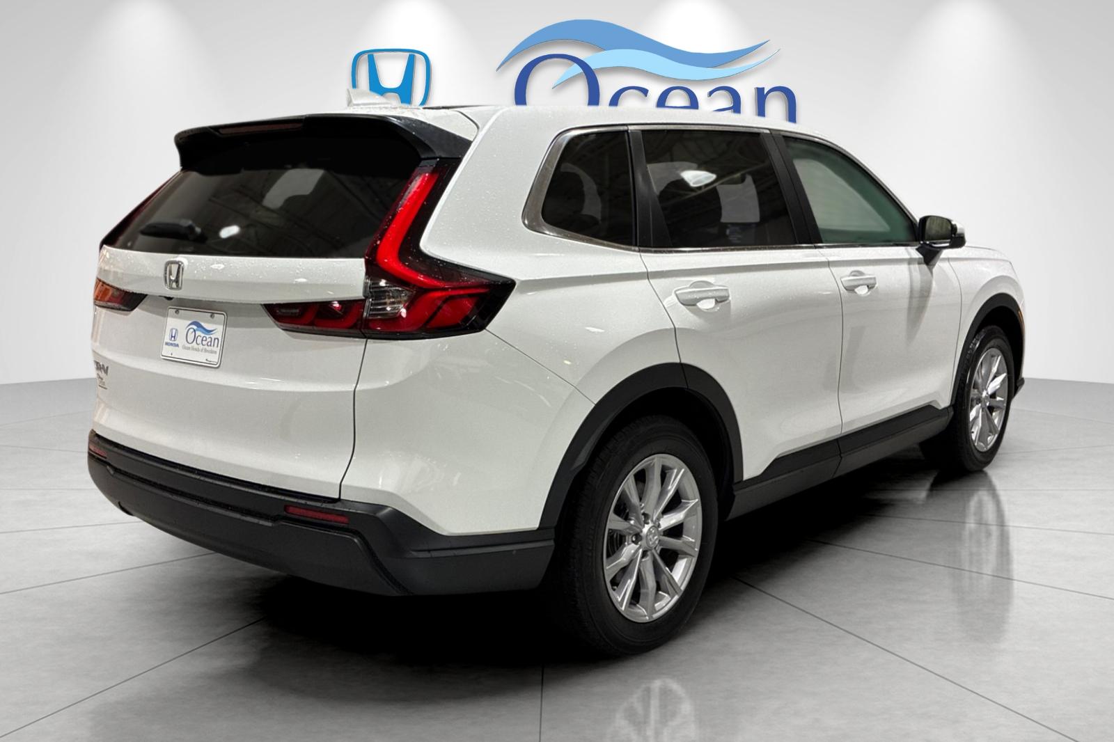 Used 2024 Platinum White Pearl Honda EX image 3