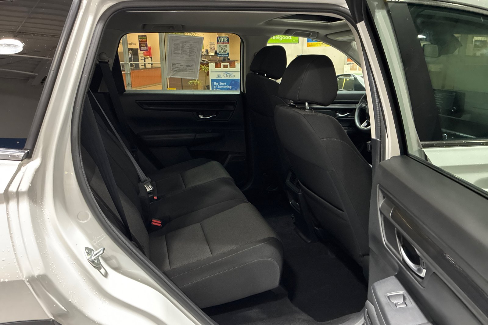 Used 2024 Platinum White Pearl Honda EX image 16