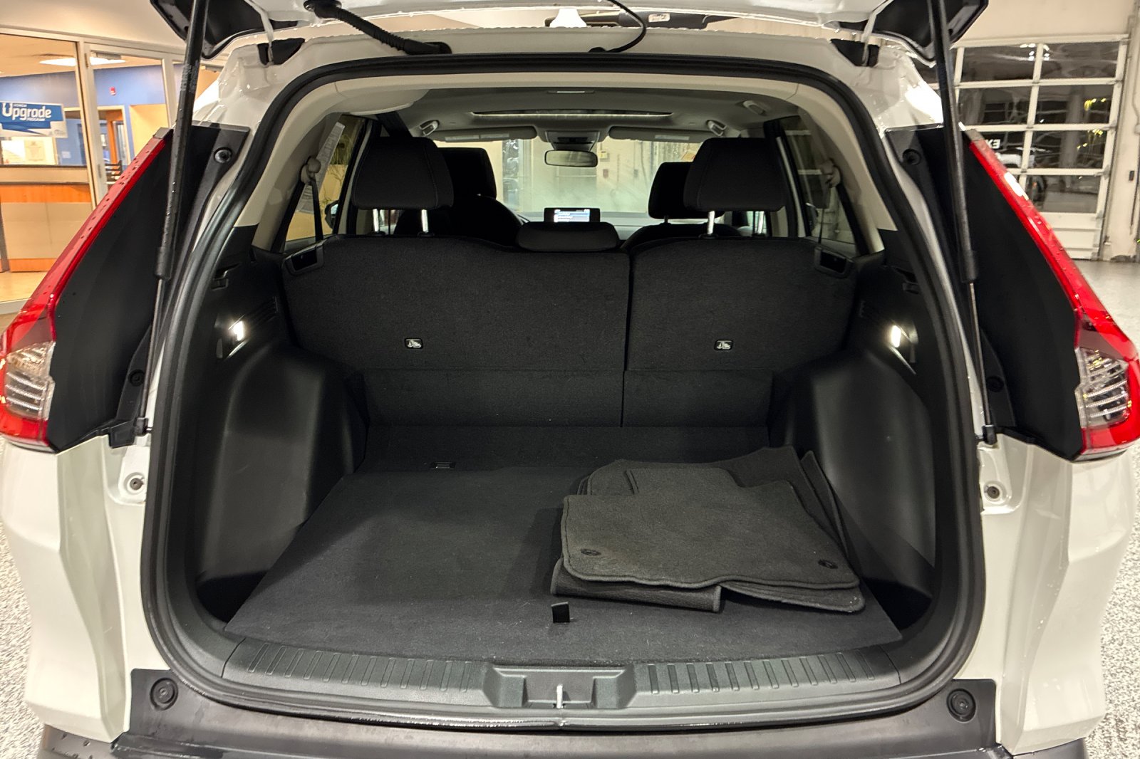 Used 2024 Platinum White Pearl Honda EX image 18