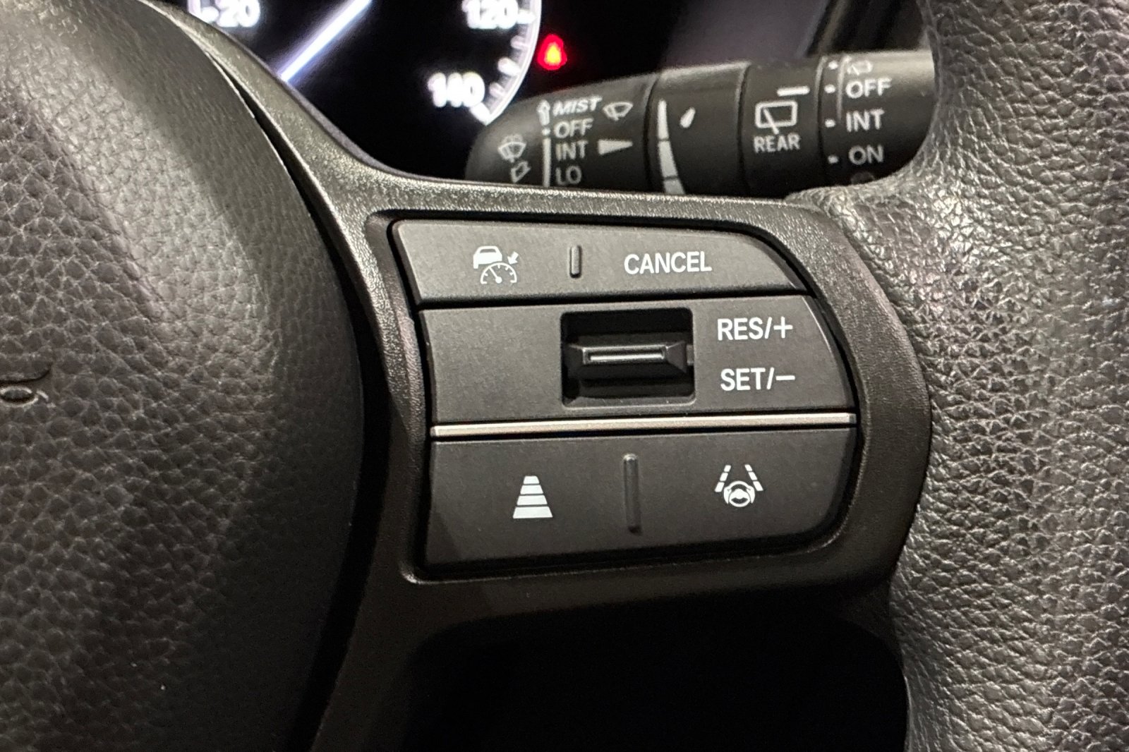 Used 2024 Platinum White Pearl Honda EX image 31