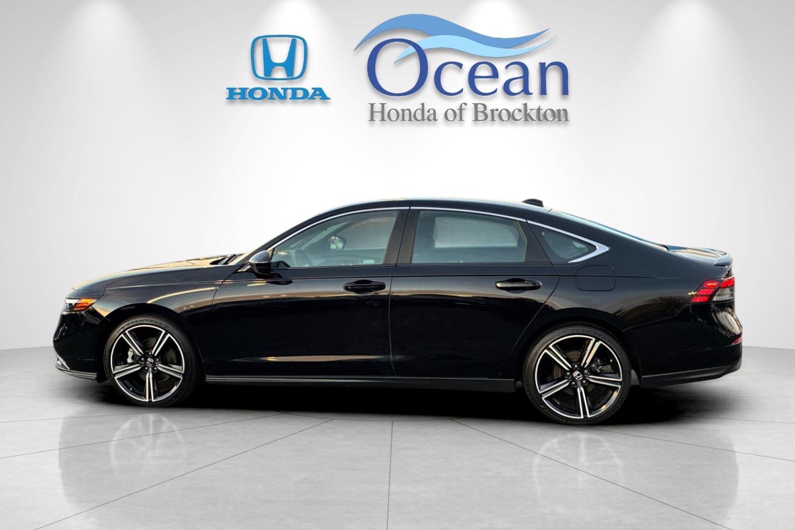 Used 2025 Crystal Black Pearl Honda Sport image 6