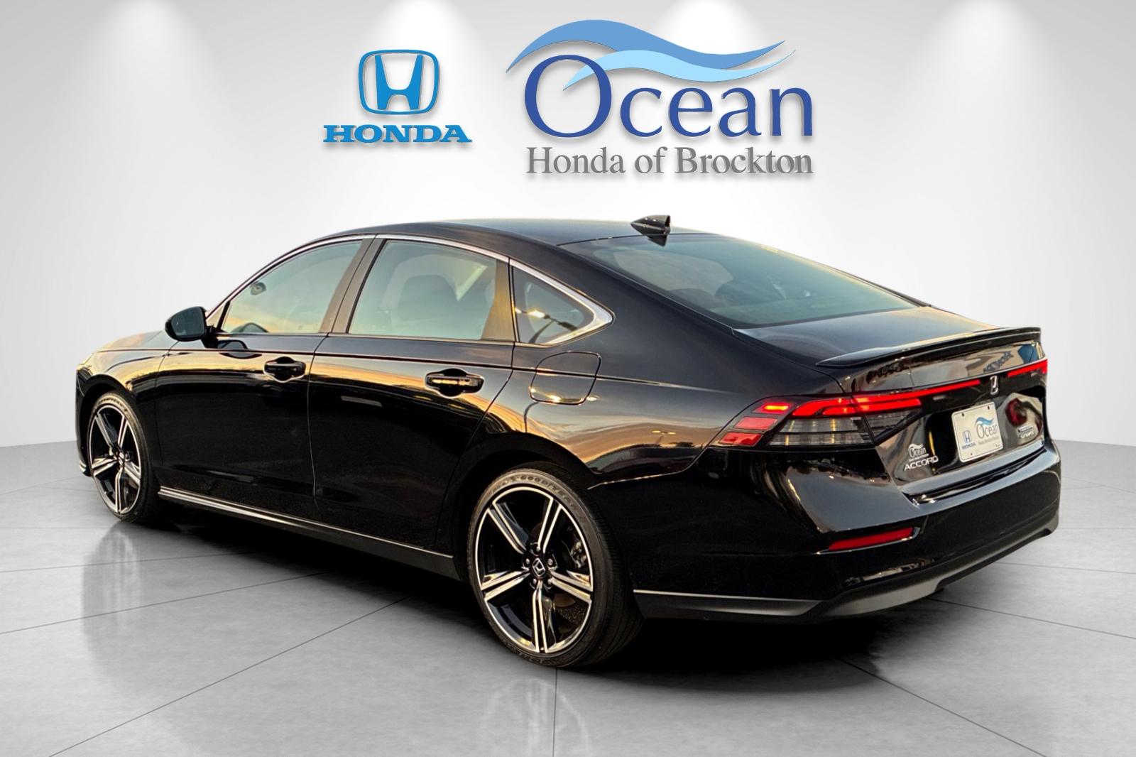 Used 2025 Crystal Black Pearl Honda Sport image 5