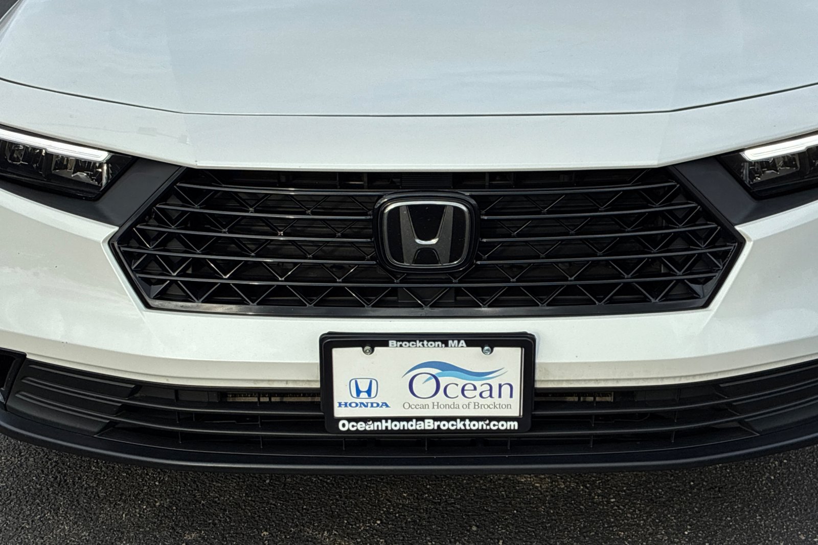 Used 2025 Platinum White Pearl Honda SE image 42