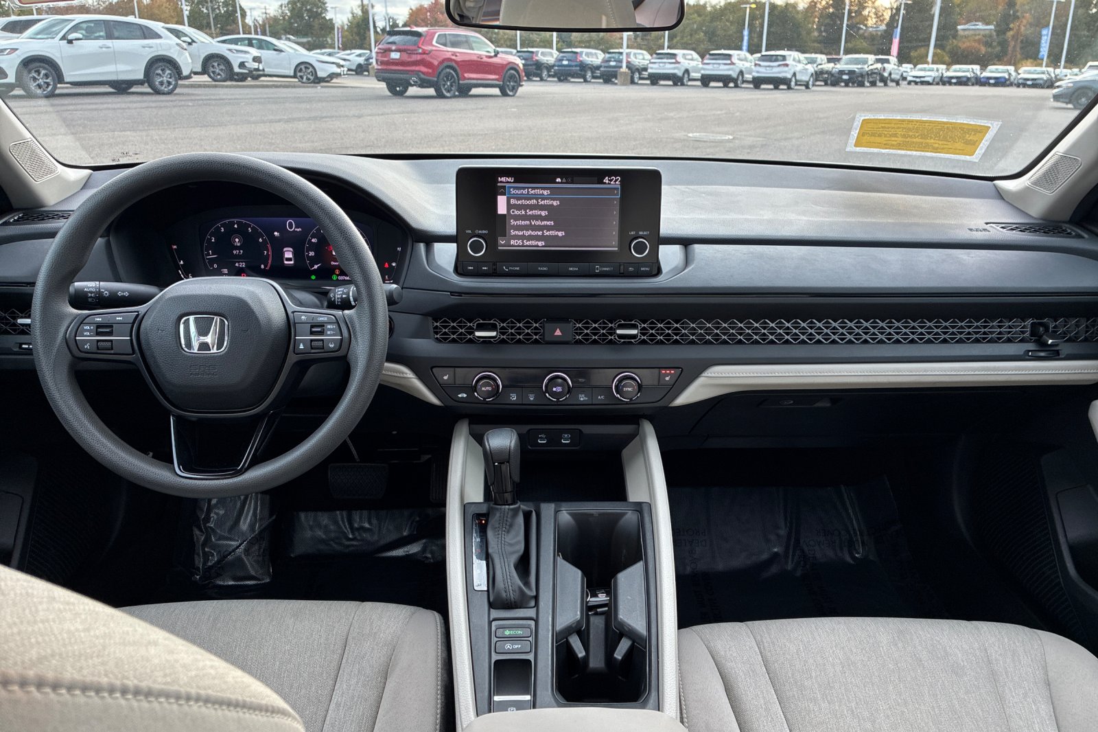 Used 2025 Platinum White Pearl Honda SE image 16